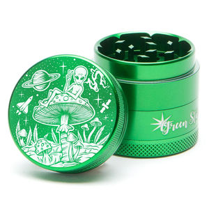 Green Star Creature Medium 4-Piece Grinder - Style:Alien On Mushrooms - Color:Green
