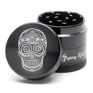 Green Star Creature Medium 4-Piece Grinder - Style:Skull - Color:Black