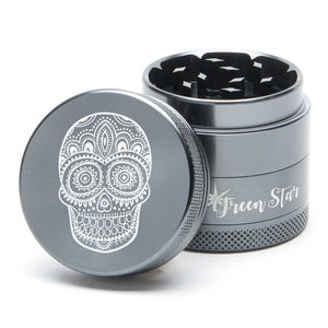 Green Star Creature Medium 4-Piece Grinder - Style:Skull - Color:Grey
