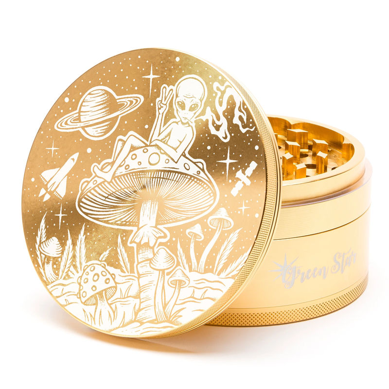 Green Star Creature Large 4-Piece Grinder - Style:Alien On Mushrooms - Color:Gold