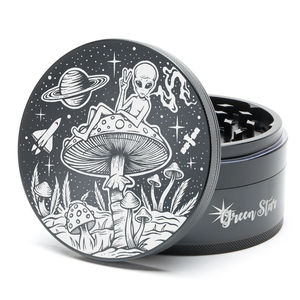 Green Star Creature Large 4-Piece Grinder - Style:Alien On Mushrooms - Color:Black