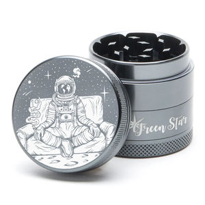Green Star Novelty Medium 4-Piece Grinder - Style:Astronaut - Color:Grey