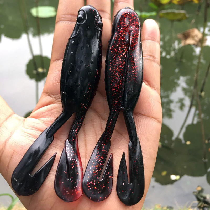 Buzz Frog 4" - Farang Ba Creations - Color:Black/Red